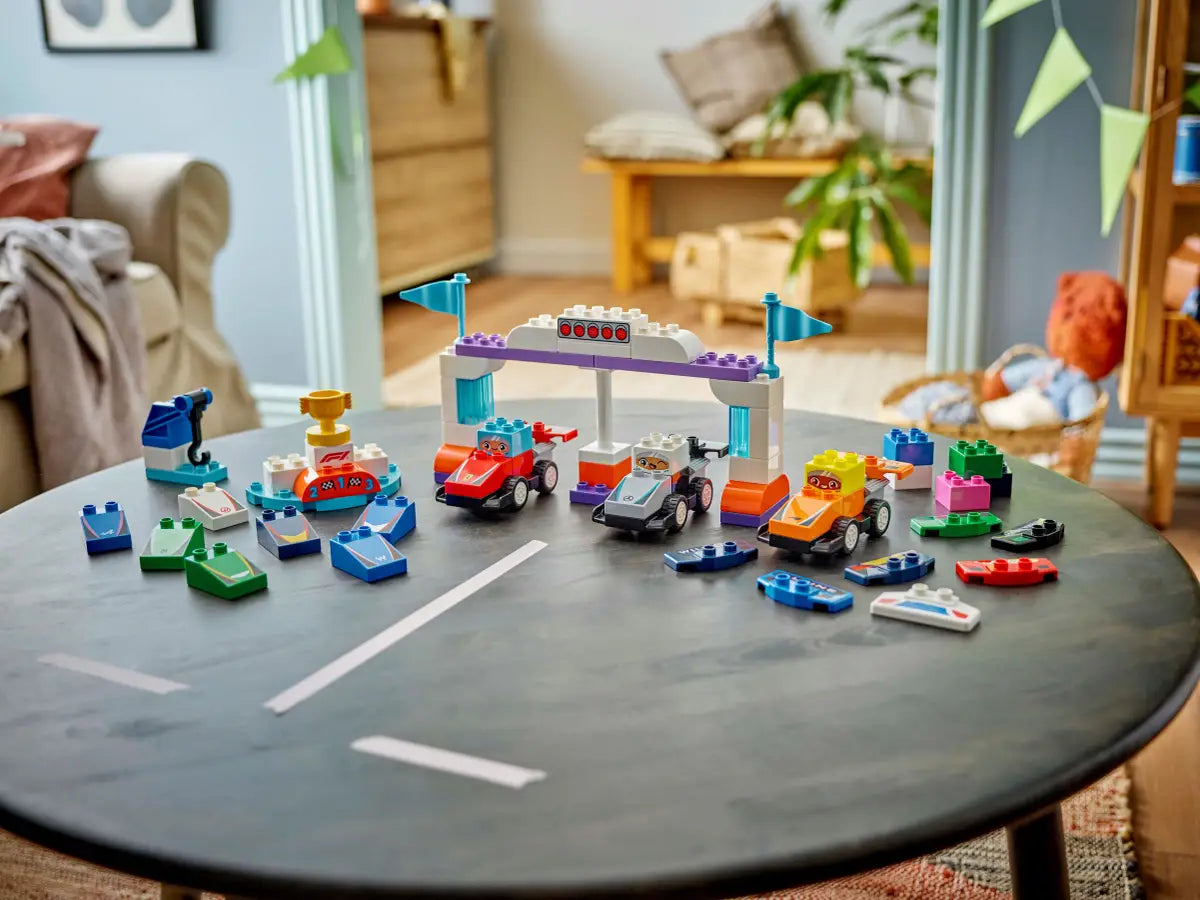 LEGO 10445 F1® Team Race Cars & Drivers V29