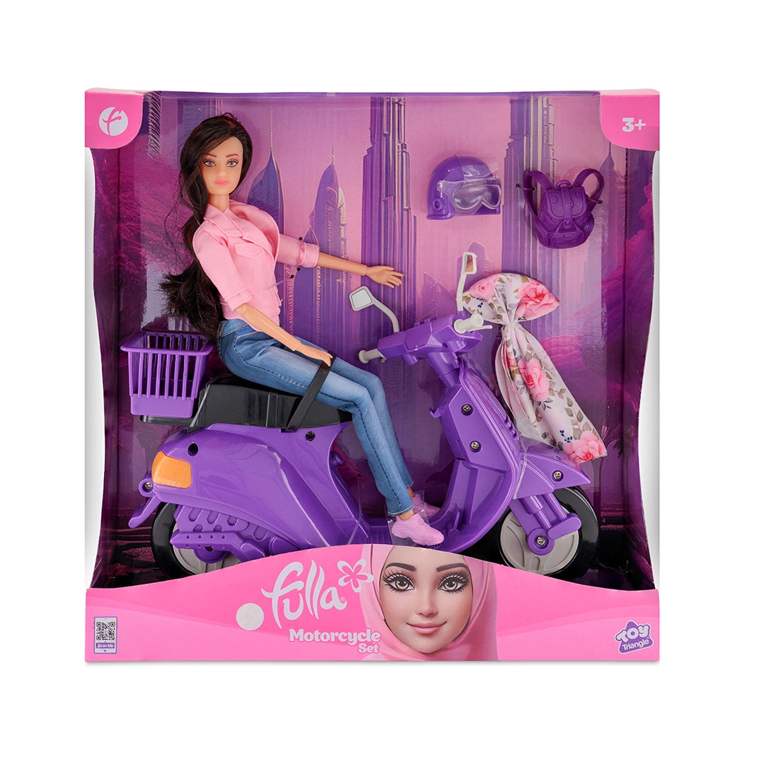 فلة مع الدراجة النارية الأرجوانية 