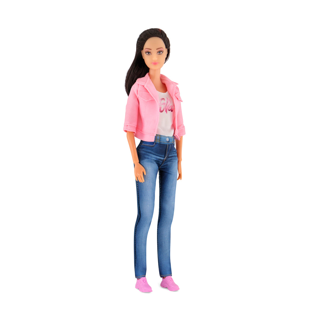 فلة مع الدراجة النارية الأرجوانية 