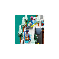 مجموعة بناء منحدر التزلج والمقهى 41756 من ليجو فريندز (980 قطعة)