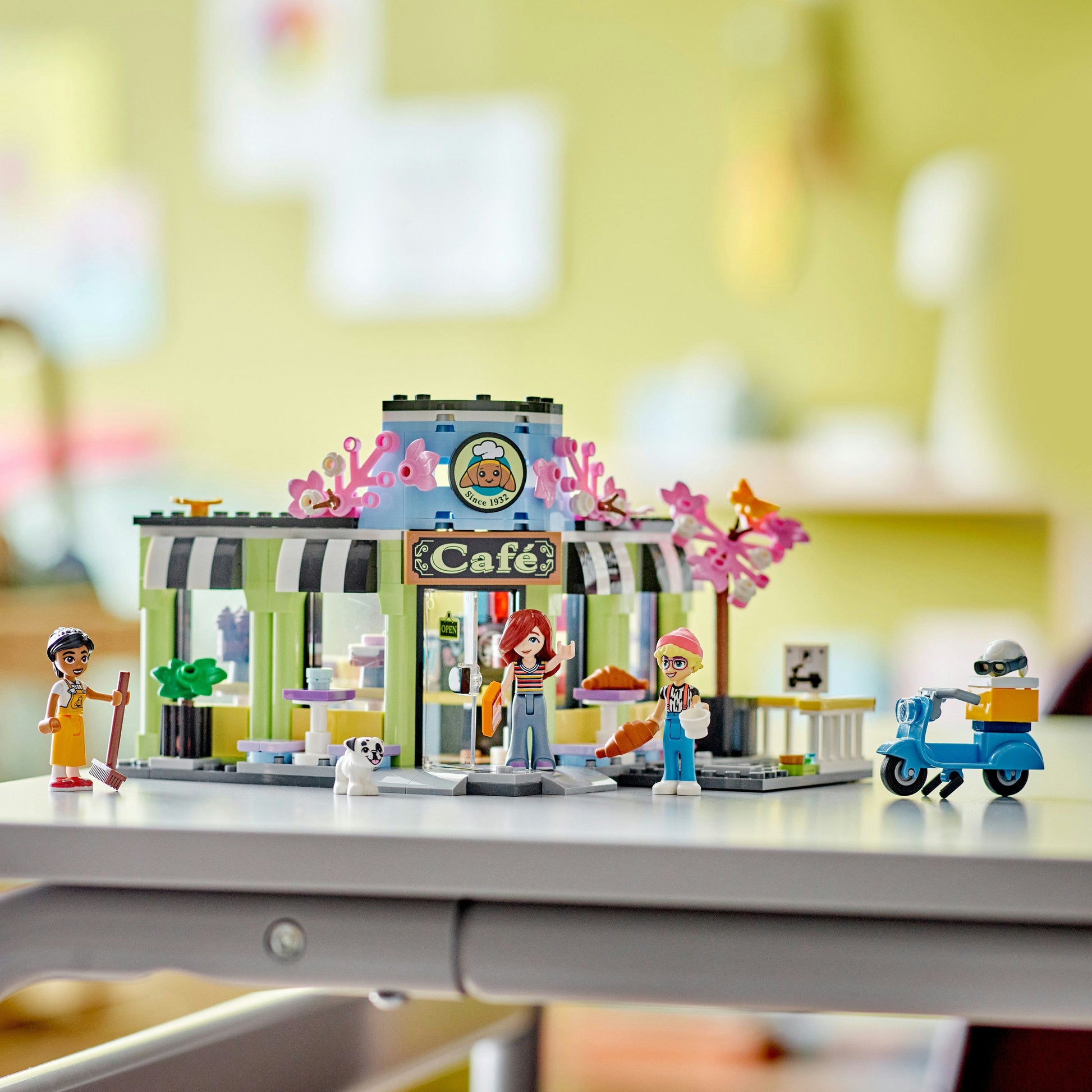 LEGO® Friends Heartlake City Café Toy 42618