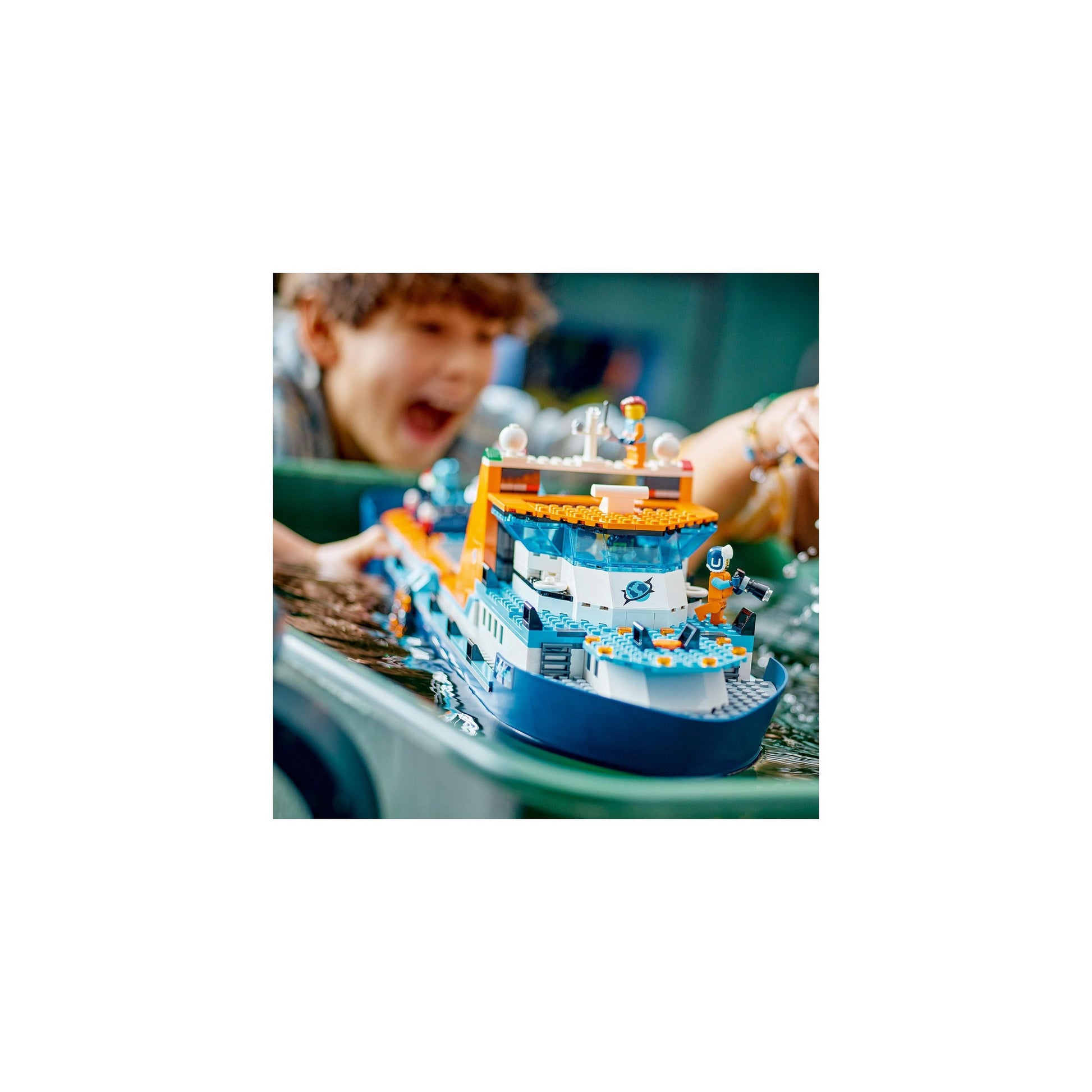 مجموعة ألعاب بناء سفينة مستكشف القطب الشمالي 60368 من ليجو® سيتي (815 قطعة)