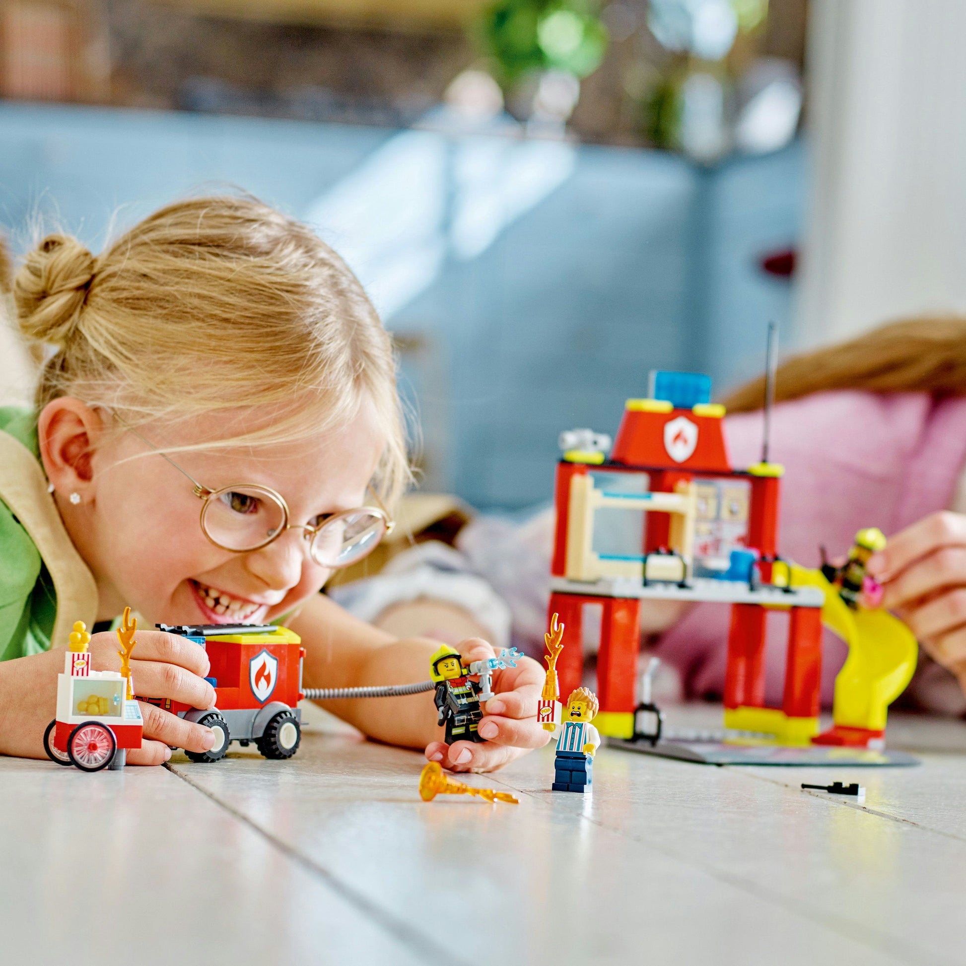 مجموعة ألعاب بناء محطة إطفاء وعربة إطفاء 60375 من ليجو® سيتي (153 قطعة)