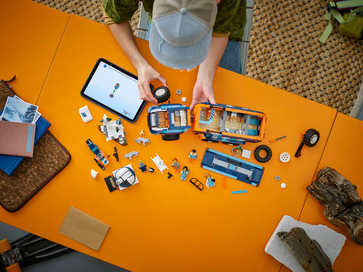 LEGO 60471 Arctic Explorer Science Lab Truck