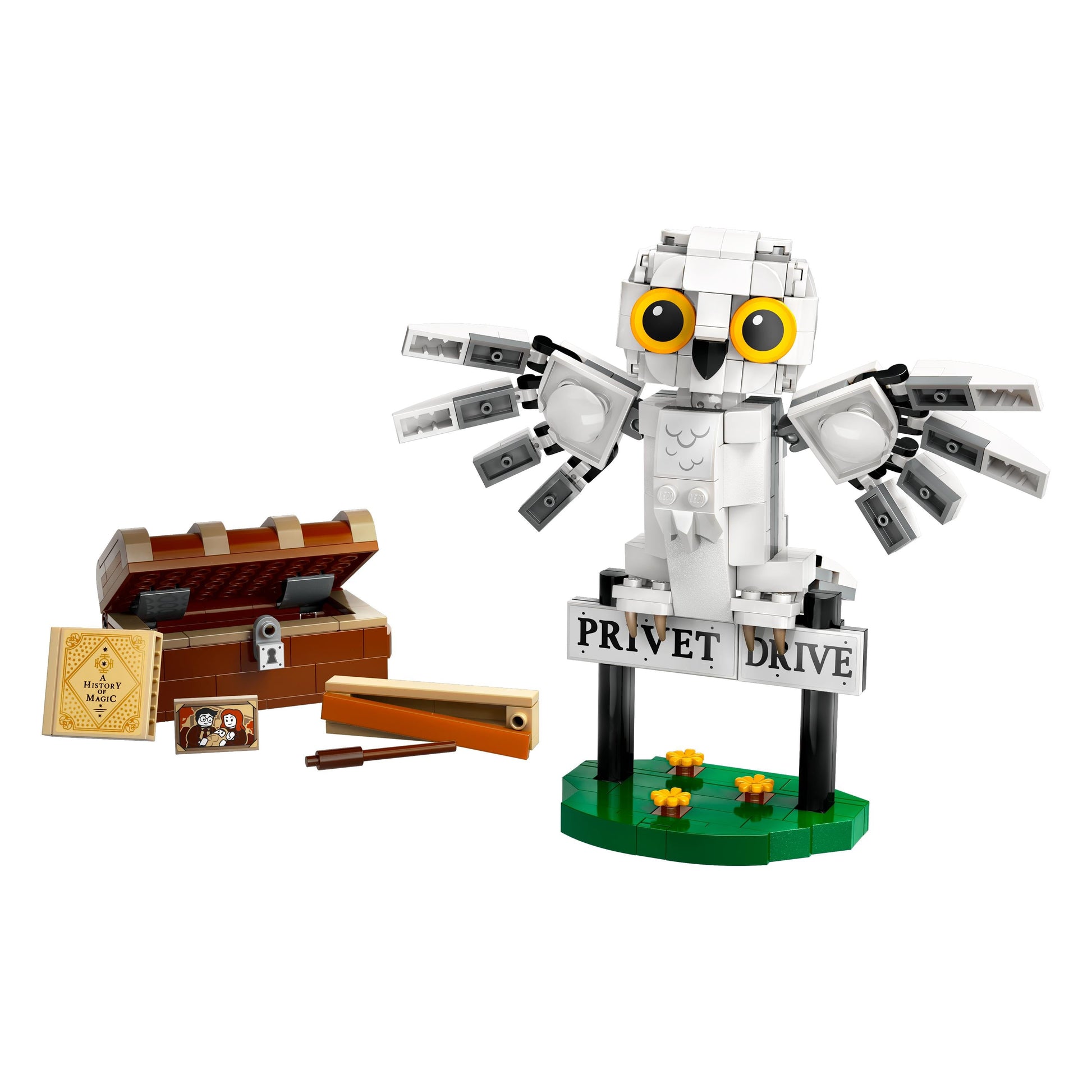 LEGO® Harry Potter™ Hedwig™ at 4 Privet Drive 76425