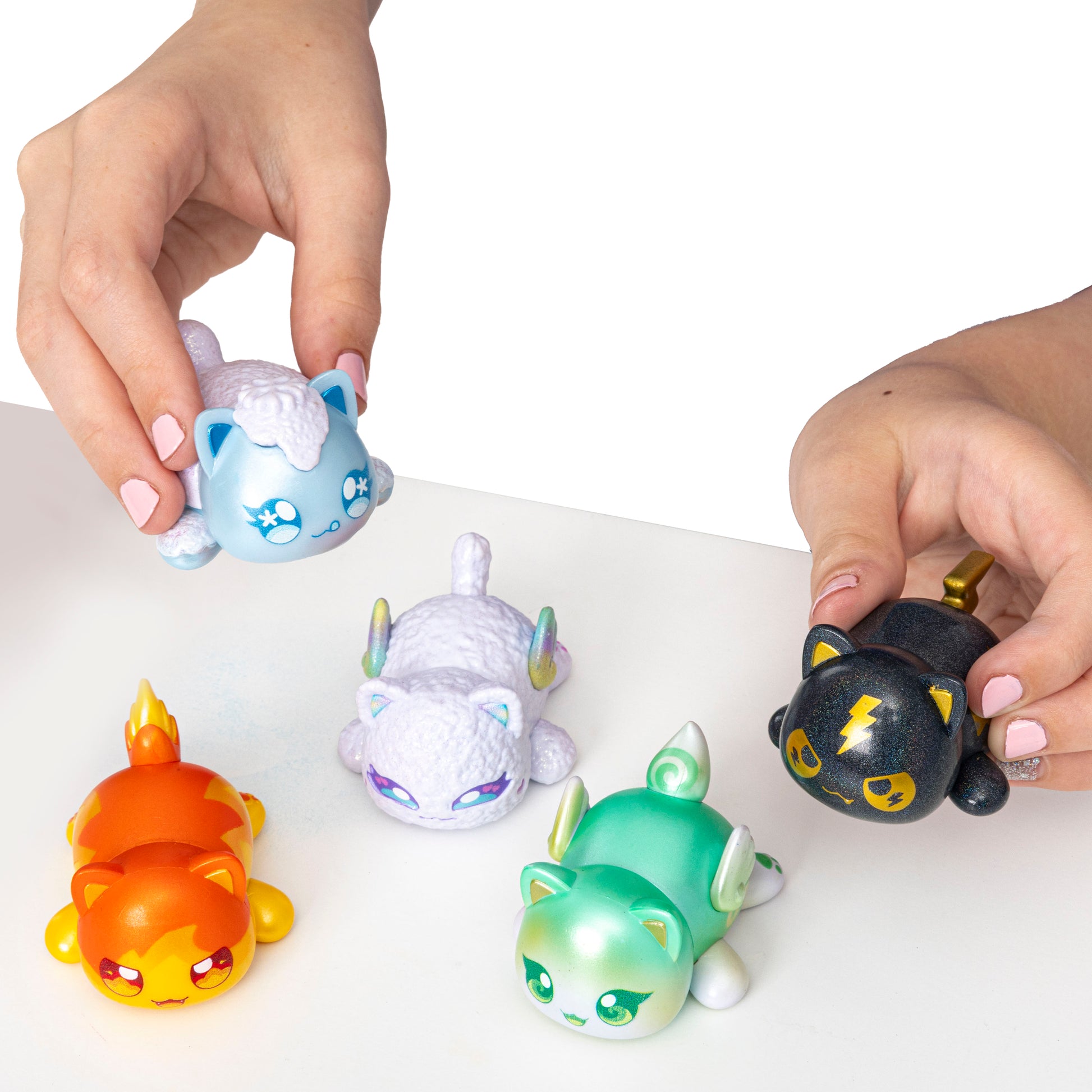Aphmau Mystery MeeMeow Figures Multi-Pack Elemental Glow Party