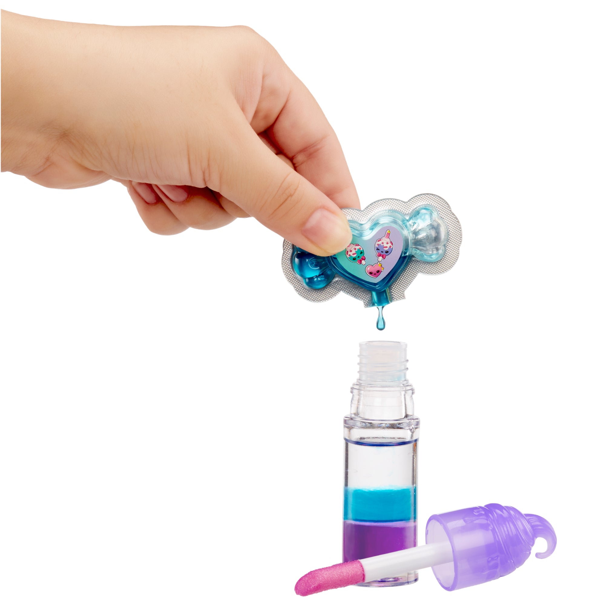 Yummiland Lip Gloss Doll: Mystery Color Change - Carly Cakepop